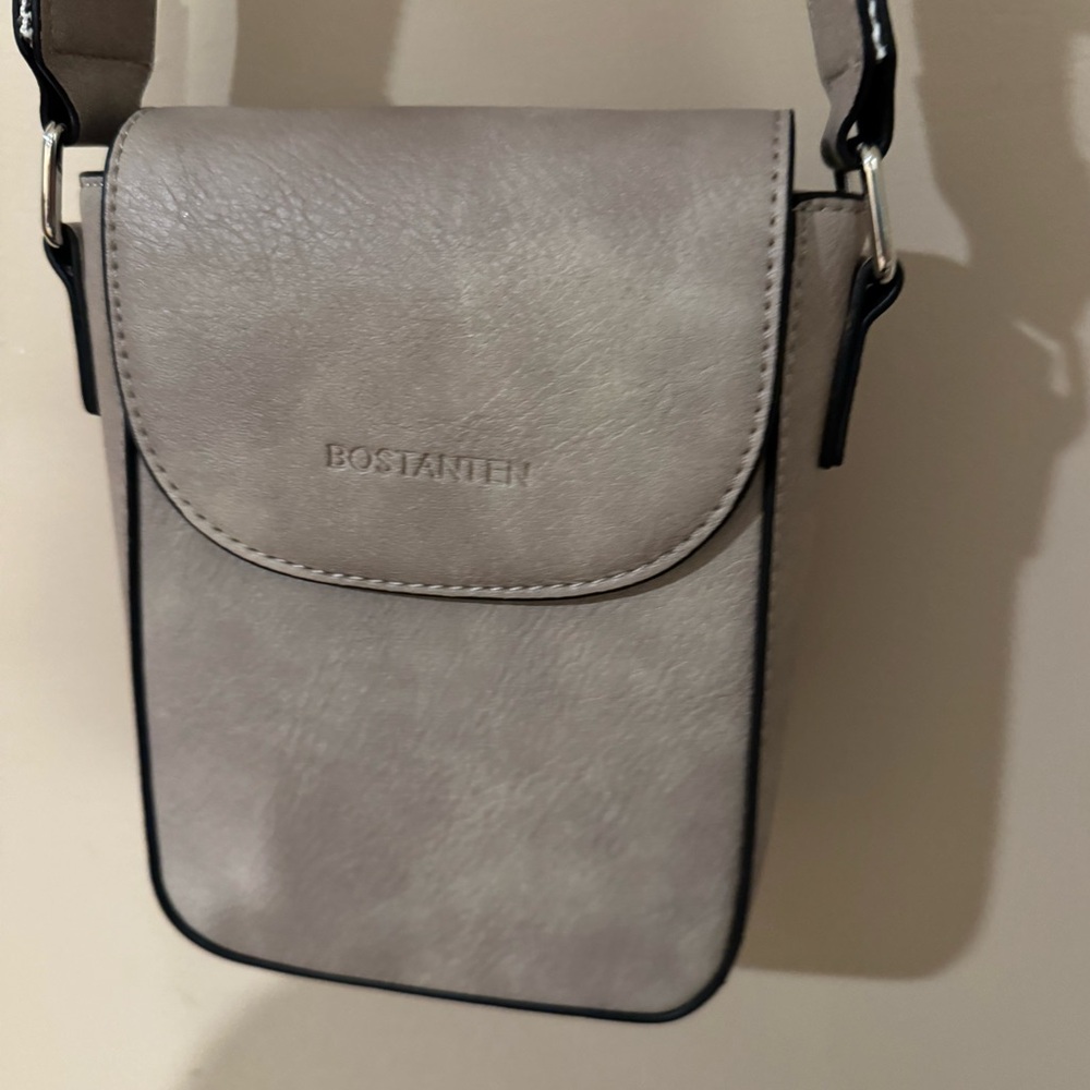 Bostanten Crossbody Bag - Picture 3 of 6
